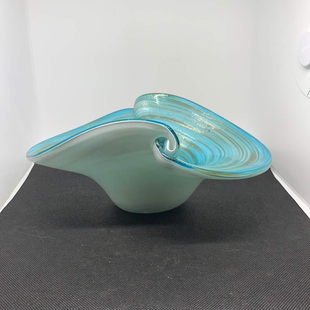 Art Glass Metallic Swirl Vase GUC